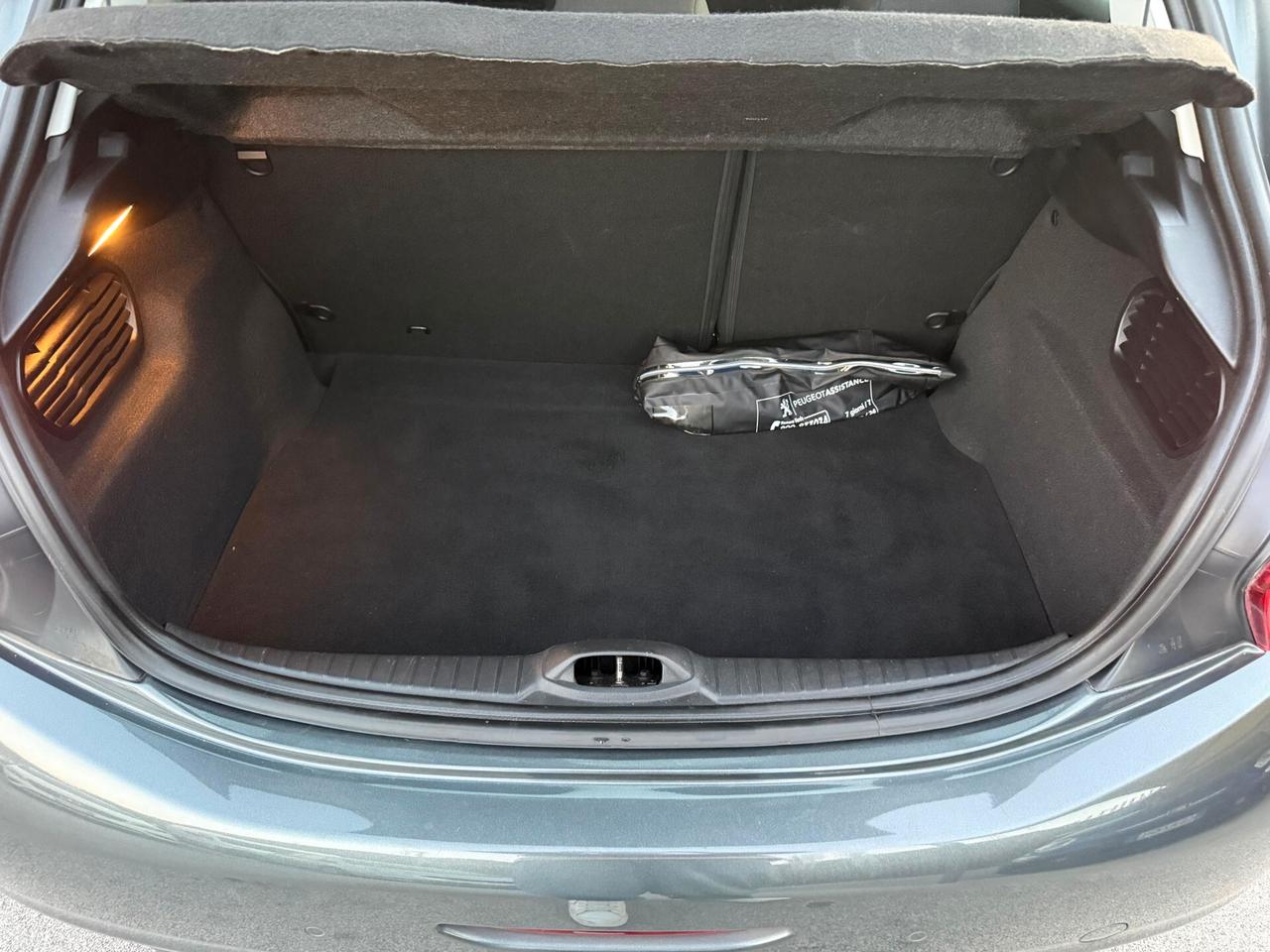 Peugeot 208 1.2 Benzina 82 CV Allure