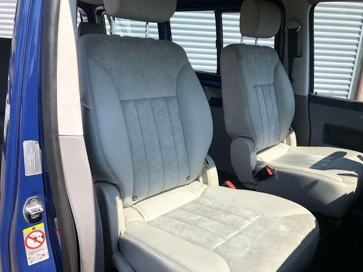VOLKSWAGEN TRANSPORTER CARAVELLE