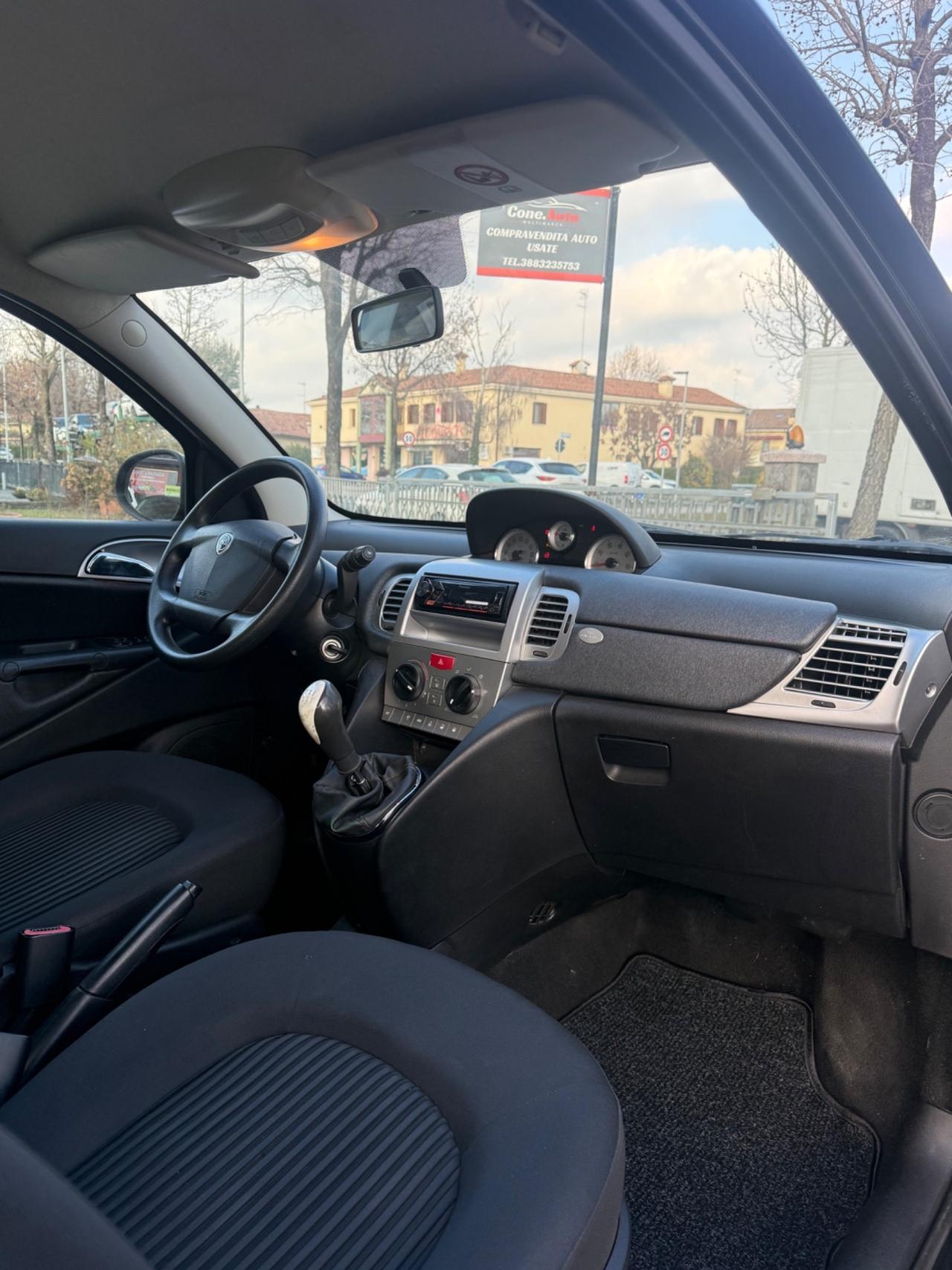 Lancia Ypsilon 1.3 MJT 75 CV Elle