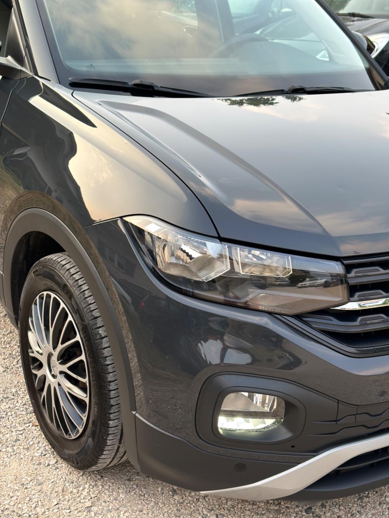 Volkswagen T-CROSS 1.6 TDI STYLE EURO6B LANEASS FRONTASS