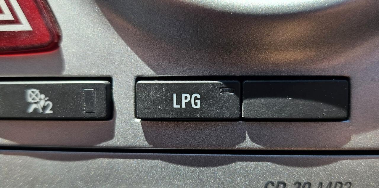 Opel Corsa 1.2 85CV 5 porte GPL-TECH