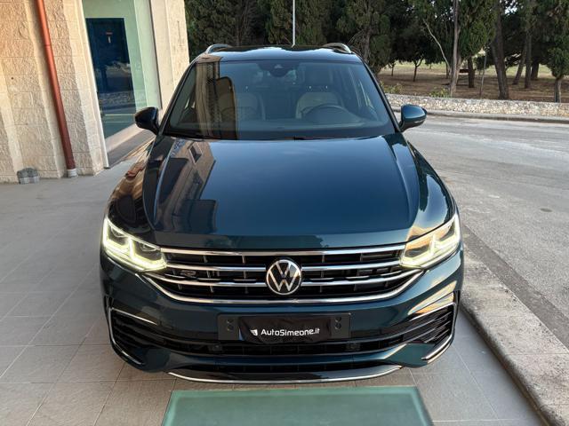 VOLKSWAGEN Tiguan 2.0 TDI 150 CV SCR DSG R-Line LUCI AMBIENTE
