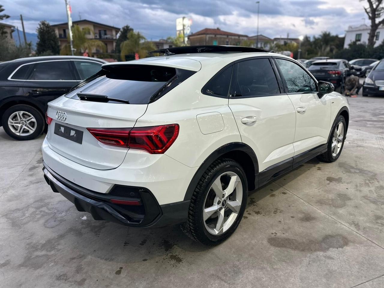 Audi Q3 SPB 40 TDI quattro S tronic line edition - Tetto apribile