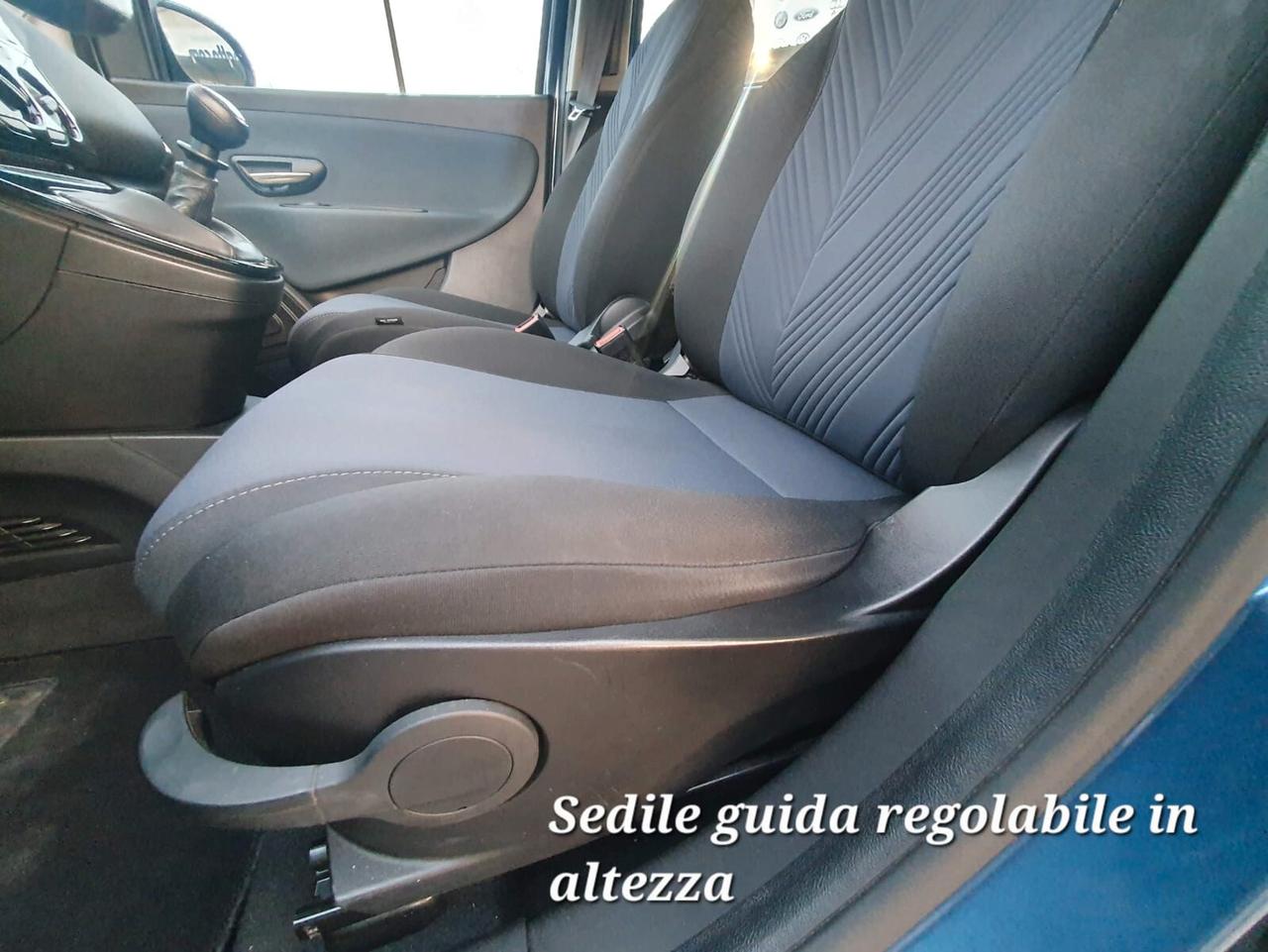 Lancia Ypsilon 1.0 FireFly 5 porte S&S Hybrid Ecochic Gold