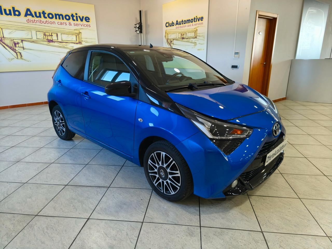 Toyota Aygo Connect 1.0 VVT-i 72 CV 5 porte x-clusiv MMT