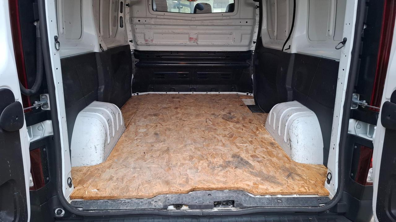 RENAULT Trafic T27 2.0 dci 120cv L1H1 Ice