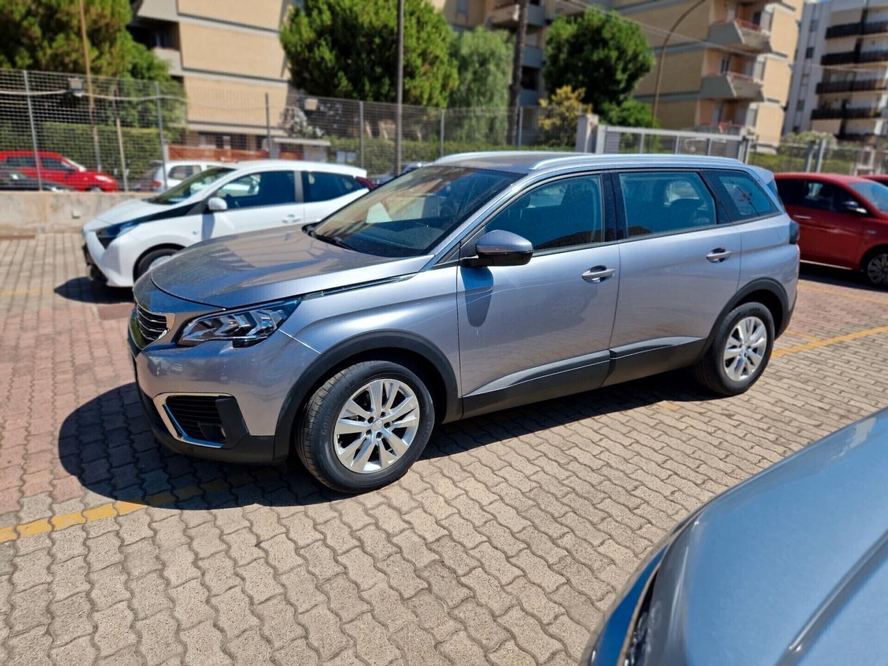 Peugeot 5008 HDi 120 EAT6 Business 7posti