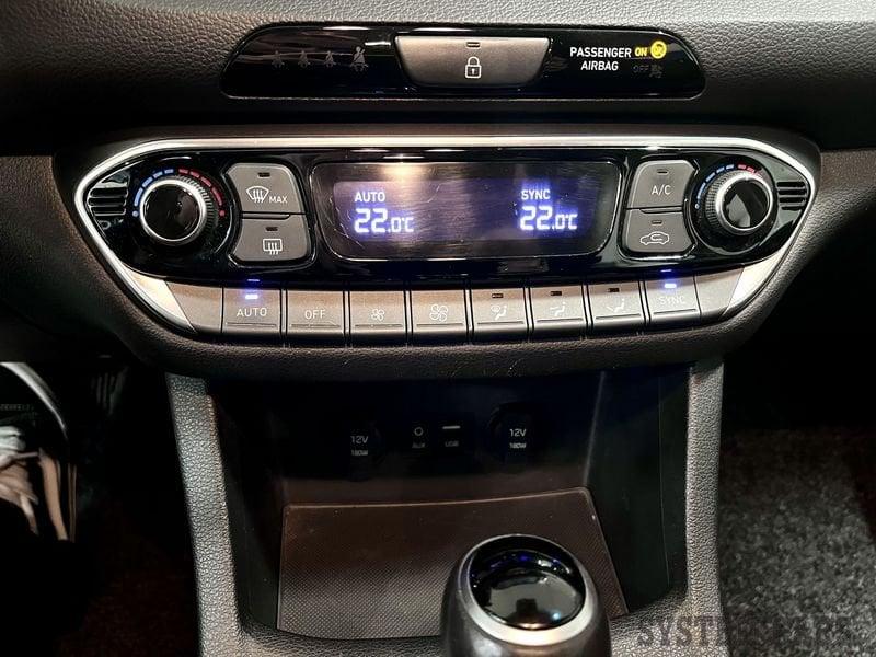Hyundai i30 Wagon 1.6 CRDi 110CV - OK NEOP - CATENA DI DISTR - GOMME 4 STAGIONI - CVT