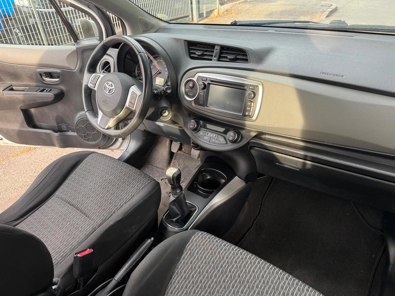 Toyota Yaris 1.0 5 porte NEOPATEN GARANZIA 12 MESI