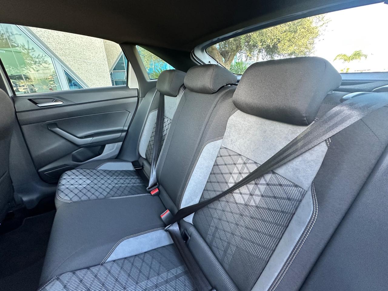 Volkswagen Taigo R-Line 115cv possibilità noleggio no scoring