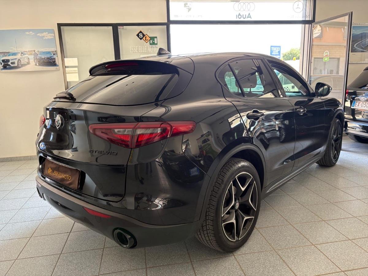 ALFA ROMEO STELVIO 2.2 T.diesel 190 CV AT8 Q4 Exec. UNICO PROPRIETARIO/ NAVIGATORE/ PORTELLONE ELETTRICO