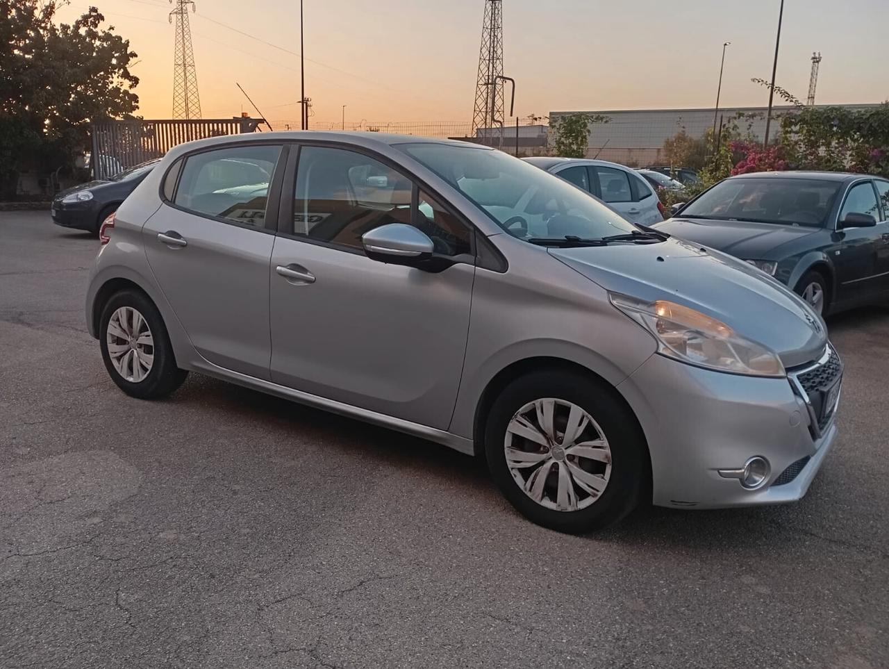 Peugeot 208 1.2 VTi 82 CV 5 porte Allure