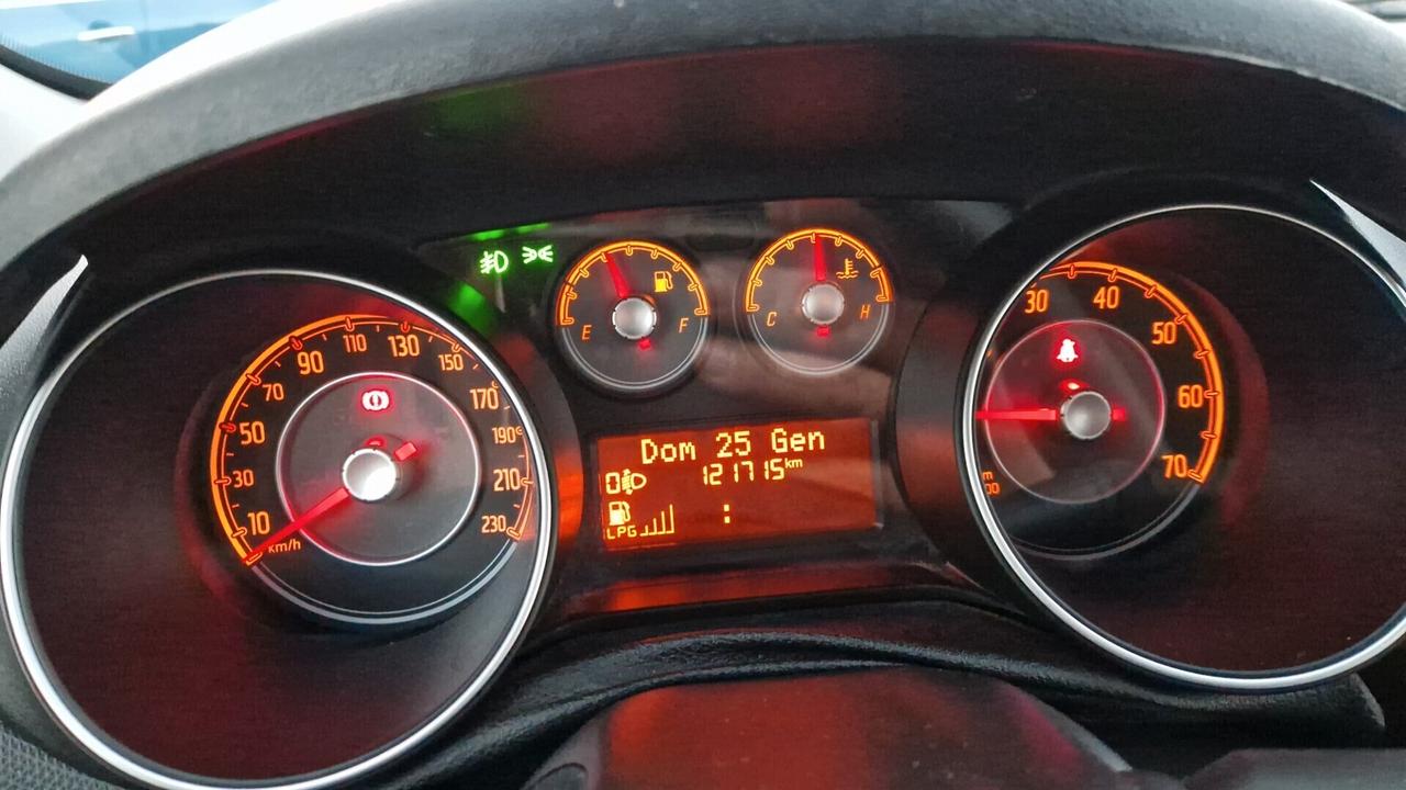 Fiat Punto 1.4 GPL 5 perfetta garantita 12 mesi