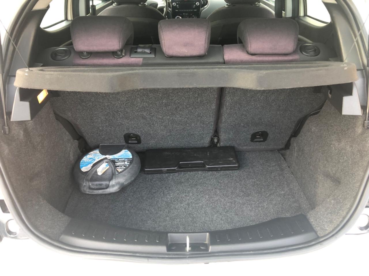 Lancia Ypsilon 1.2 69 CV Unyca 2011