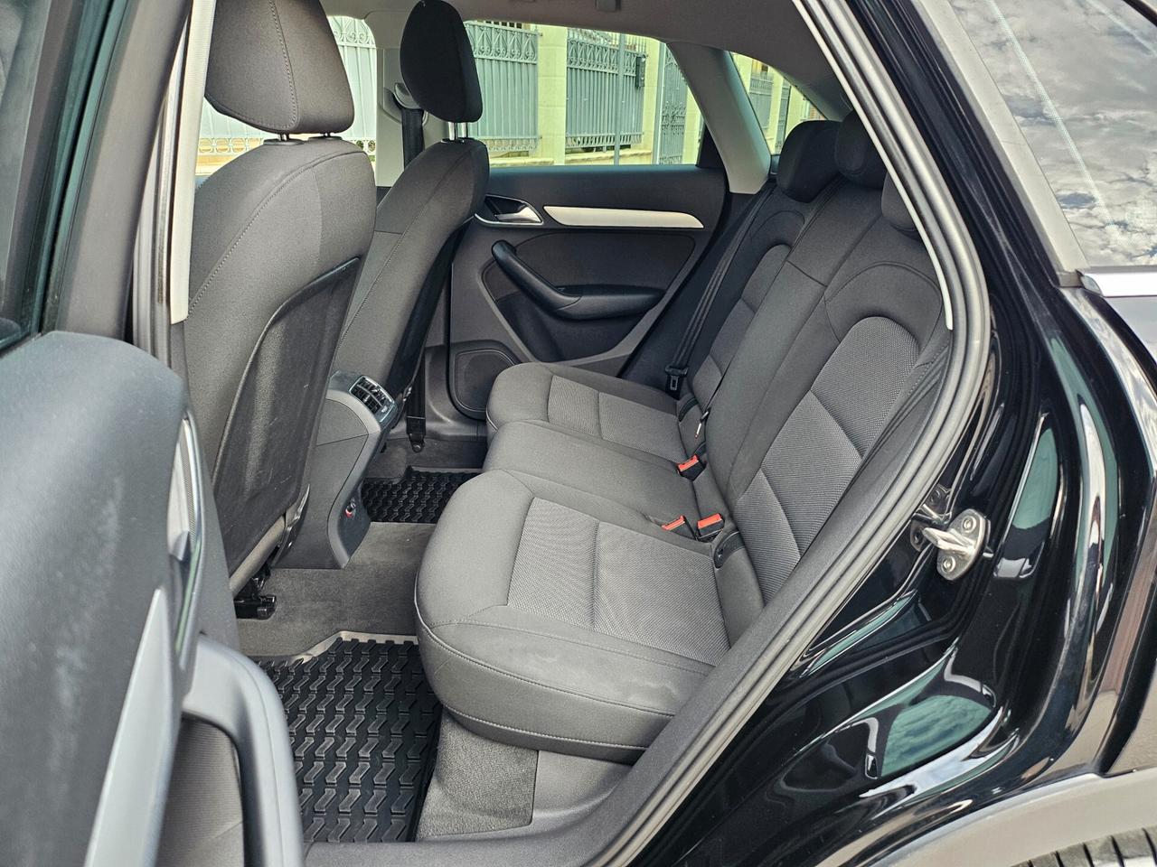 AUDI Q3 2.0 Tdi 120cv Business my 16 Manuale