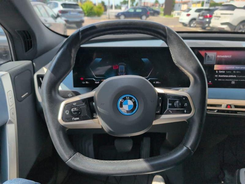 BMW iX XDRIVE40 PACCHETTO SPORTIVO