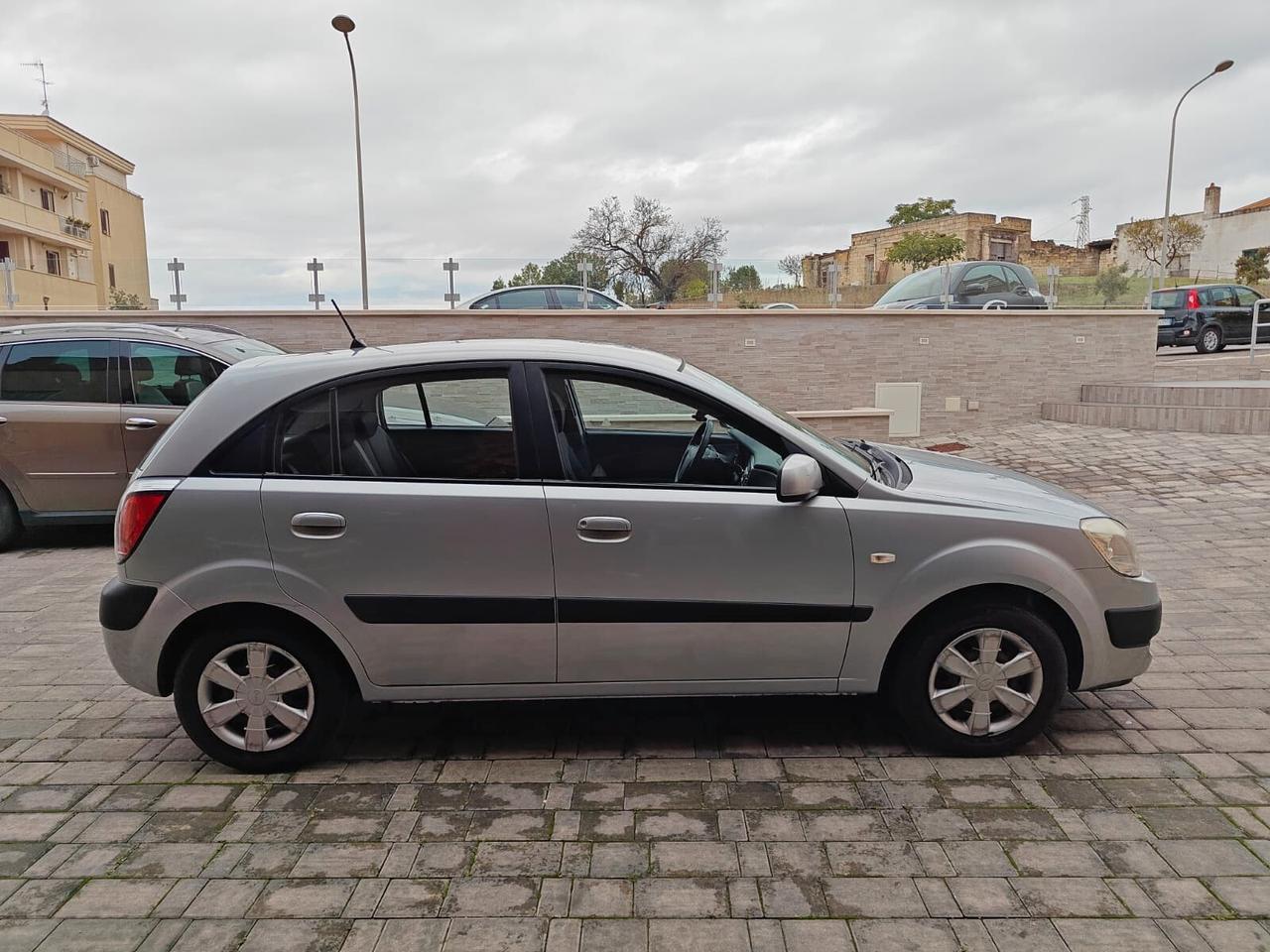 Kia Rio 1.5 16V CRDi 5p. EX Challenge