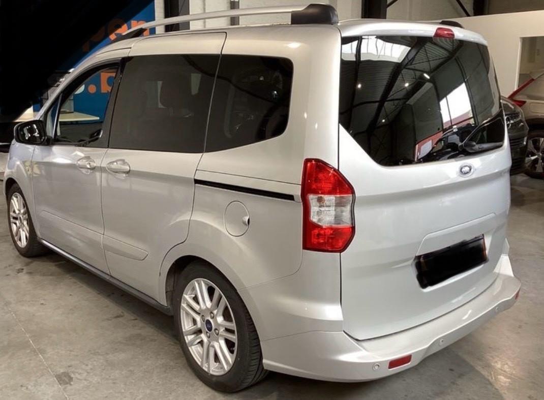 Ford Tourneo Courier 1.5 TDCI 75 CV Titanium