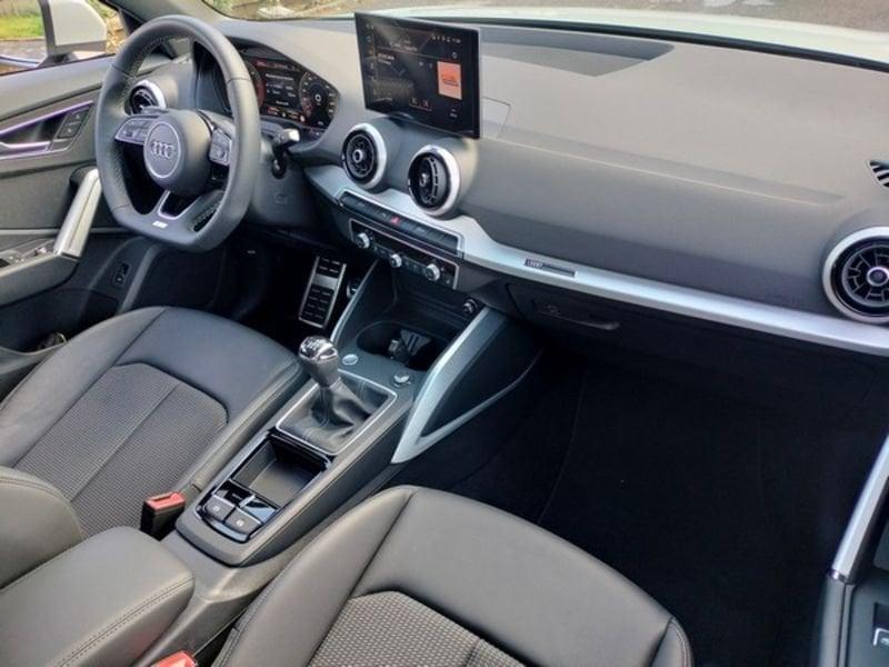 Audi Q2 2.0 30 TDI S LINE Interno ed esterno