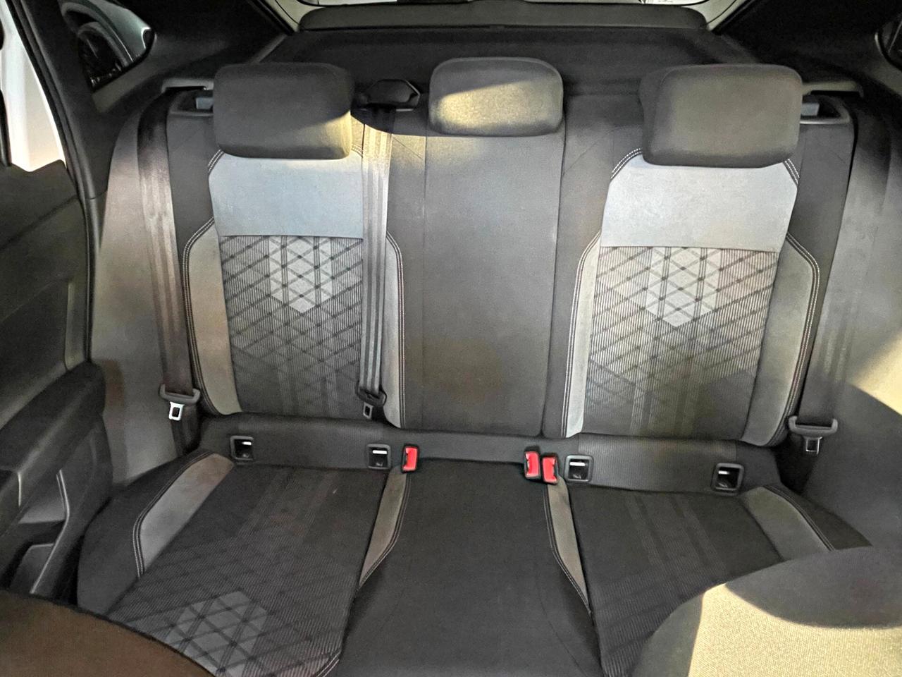 Volkswagen Taigo 1.5 TSI ACT 150 CV DSG R-Line