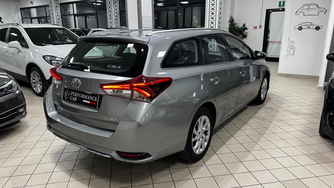 Toyota Auris Touring Sports 1.6 D-4D Lounge