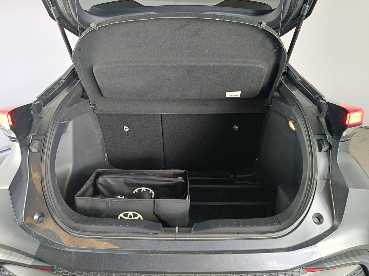TOYOTA C-HR II 2023 - C-HR 2.0 hev Trend fwd e-cvt