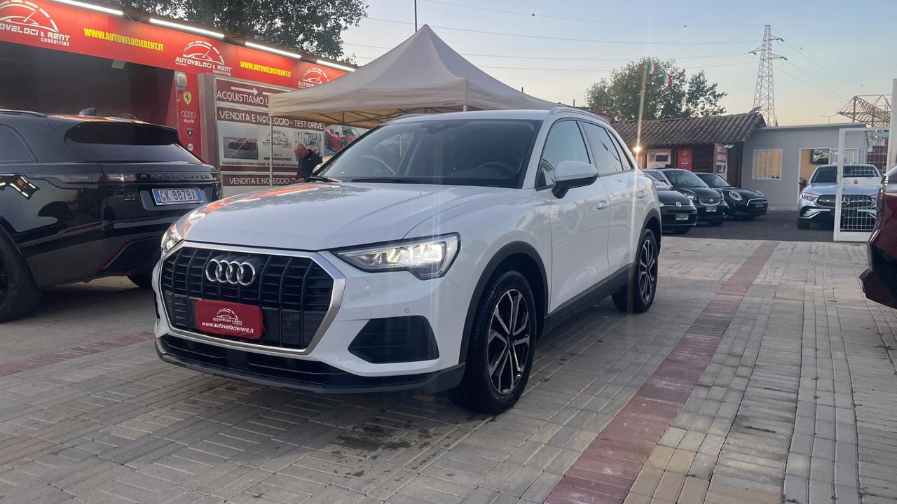 Audi Q3 35 TFSI Business Advanced