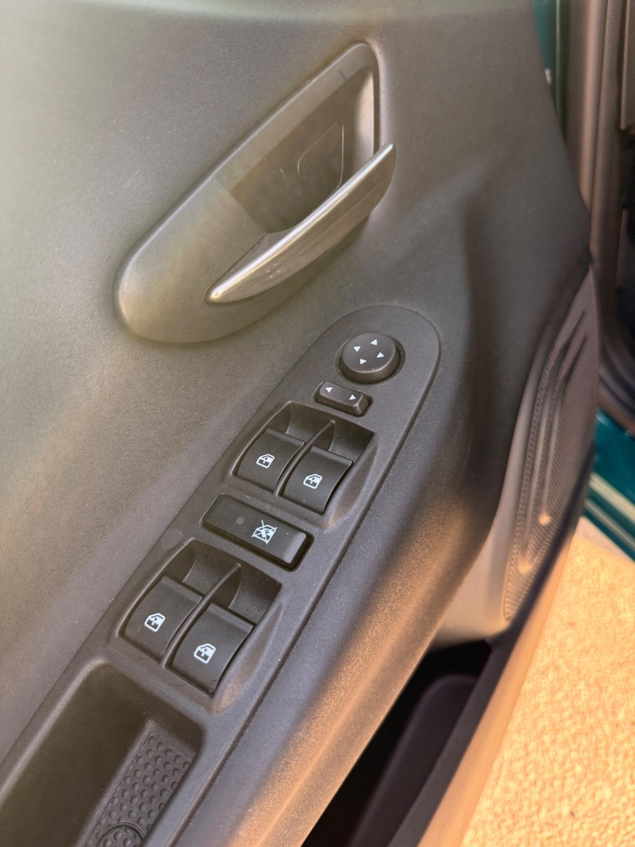 Lancia Ypsilon 1.2 69 CV 5 porte GPL Ecochic Platinum