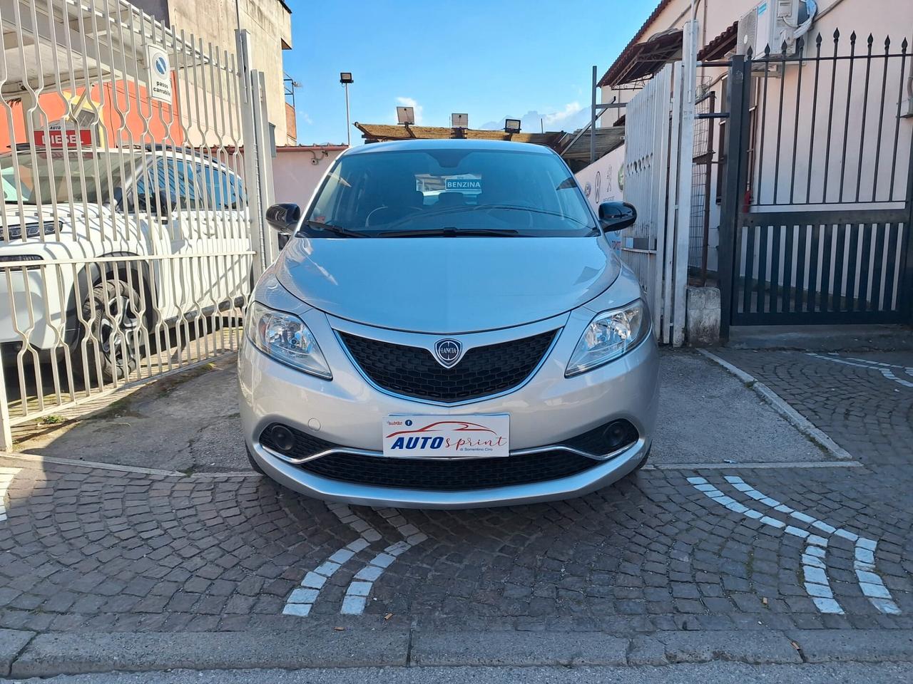 Lancia Ypsilon 1.2 69 CV 5 porte GPL Ecochic Silver