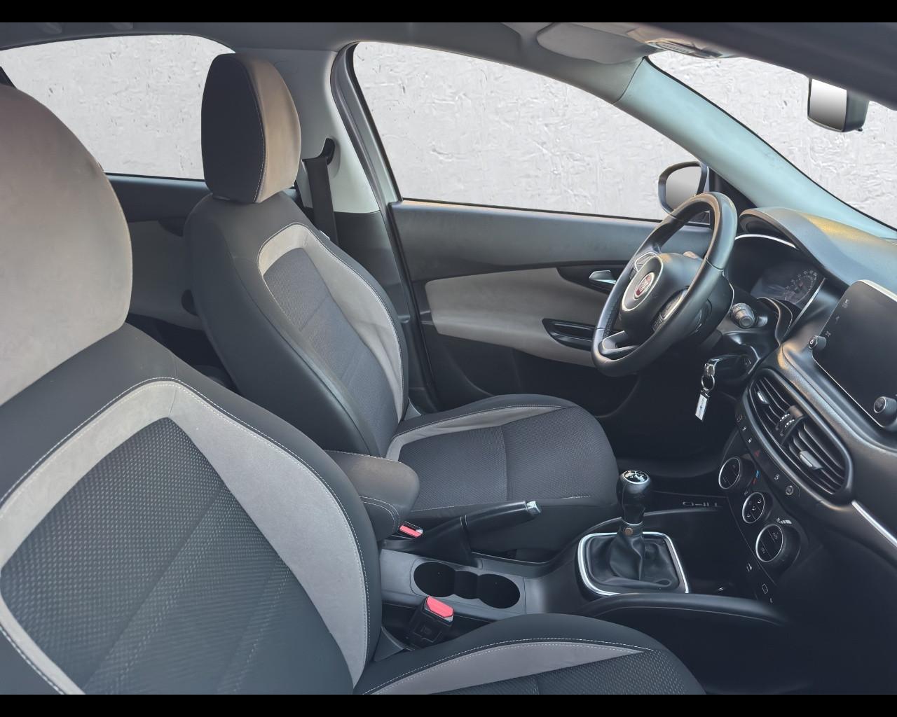 FIAT Tipo (2015-->) - Tipo 1.3 Mjt S&S 5 porte Business