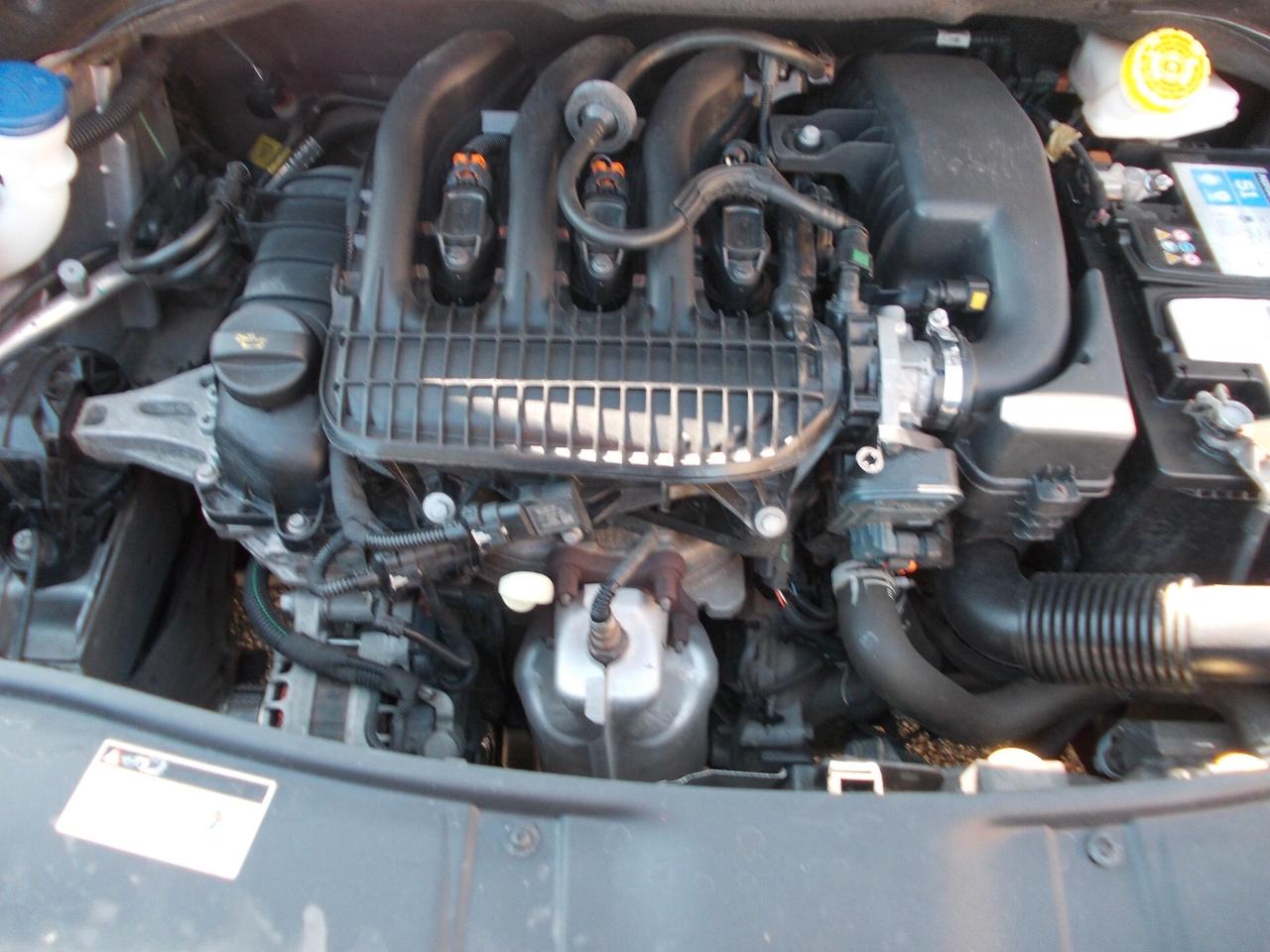 Peugeot 2008 12 PureTech Allure-KM57711 SI NEOPATENTATI