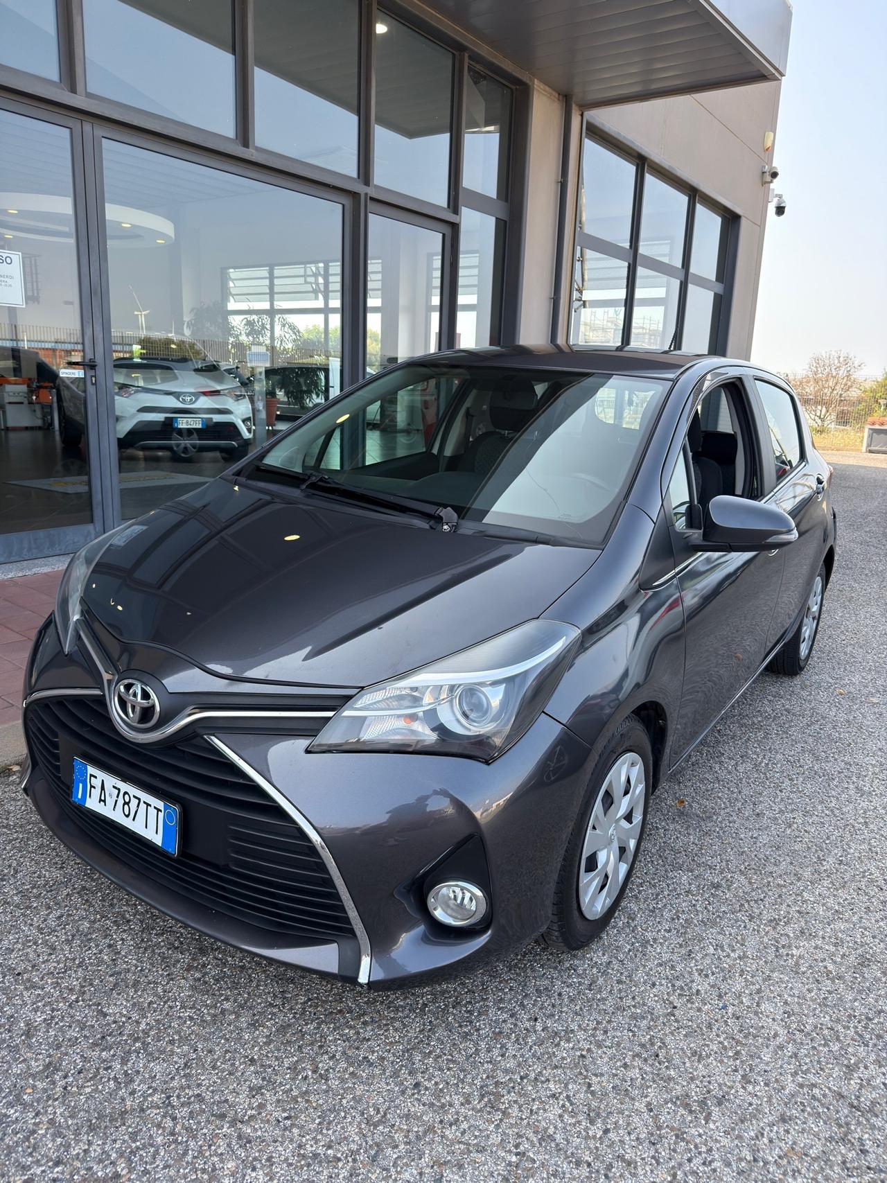 Toyota Yaris 1.4 D-4D 5 porte Active my16"
