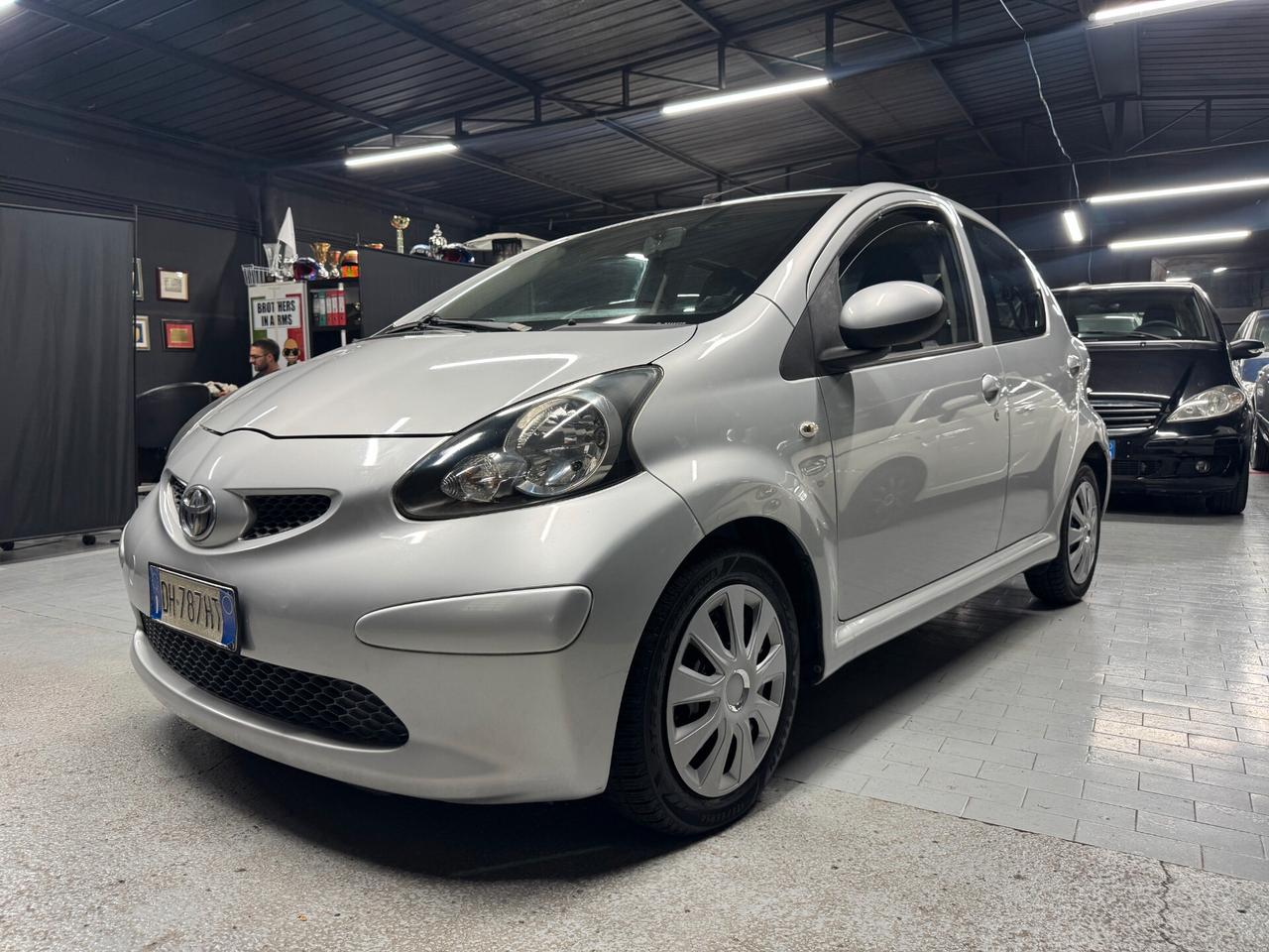 Toyota Aygo 1.0 12V VVT-i 5 porte Sol Neopatentati