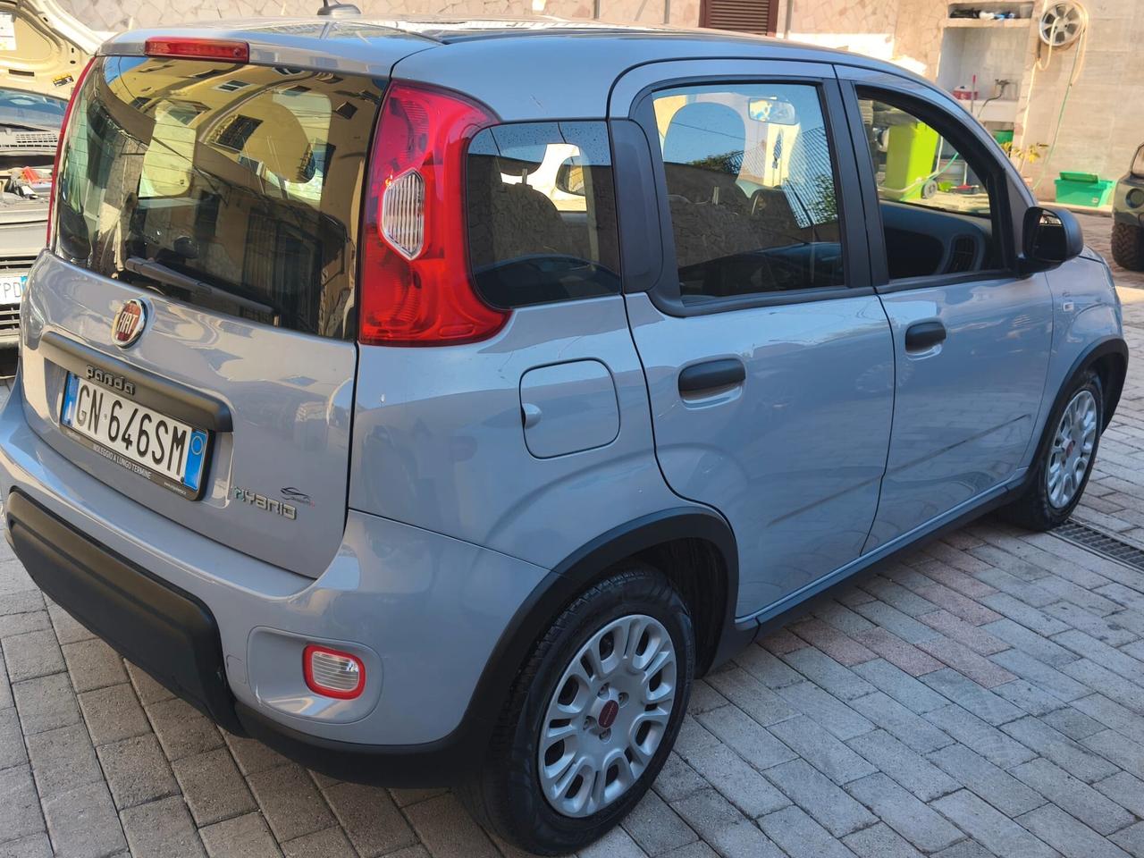 Fiat Panda 1.0 FireFly S&S Hybrid Garmin