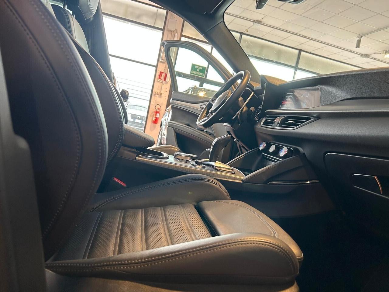 Alfa Romeo Stelvio VELOCE 2.2 Turbodiesel AT8 Q4 SPOTICAR