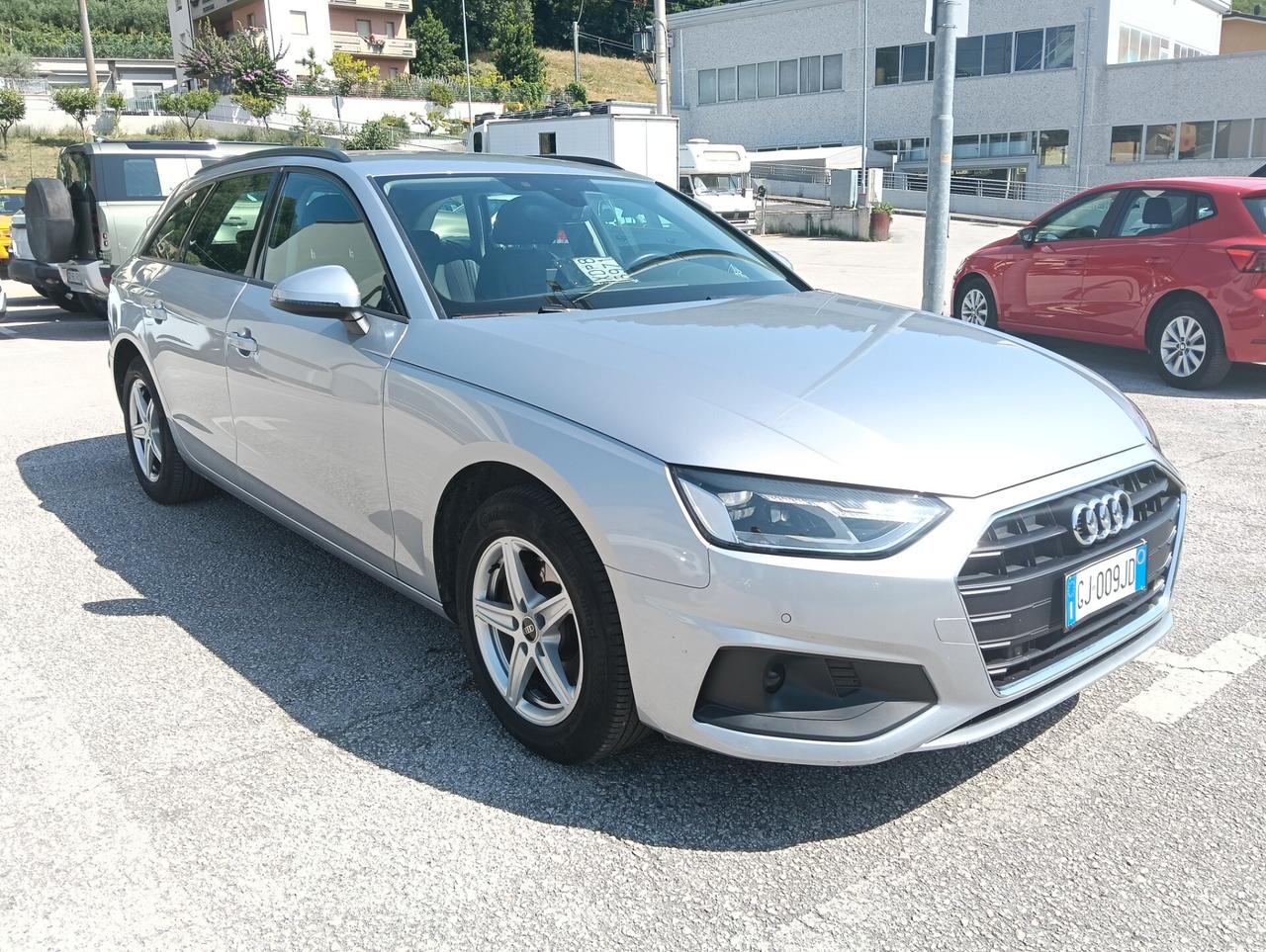 Audi A4 Avant 40 TDI S tronic Business
