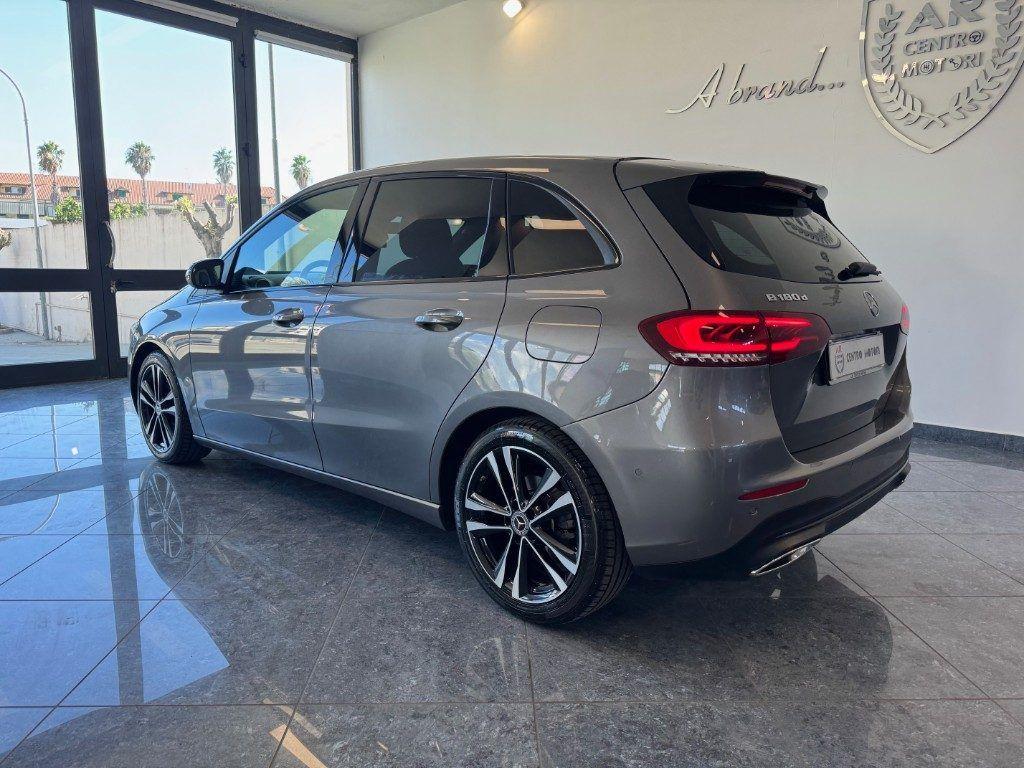 Mercedes-Benz B 180 d Automatic Sport Plus Night Pack Cockpit Full