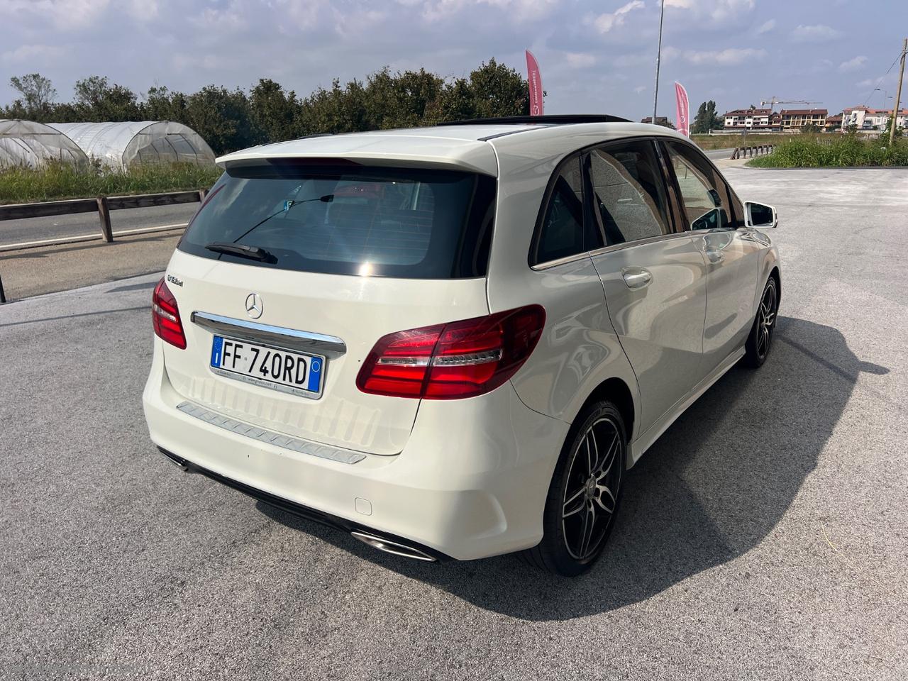 MERCEDES-BENZ B 180 d Automatic Premium TETTO PACK AMG
