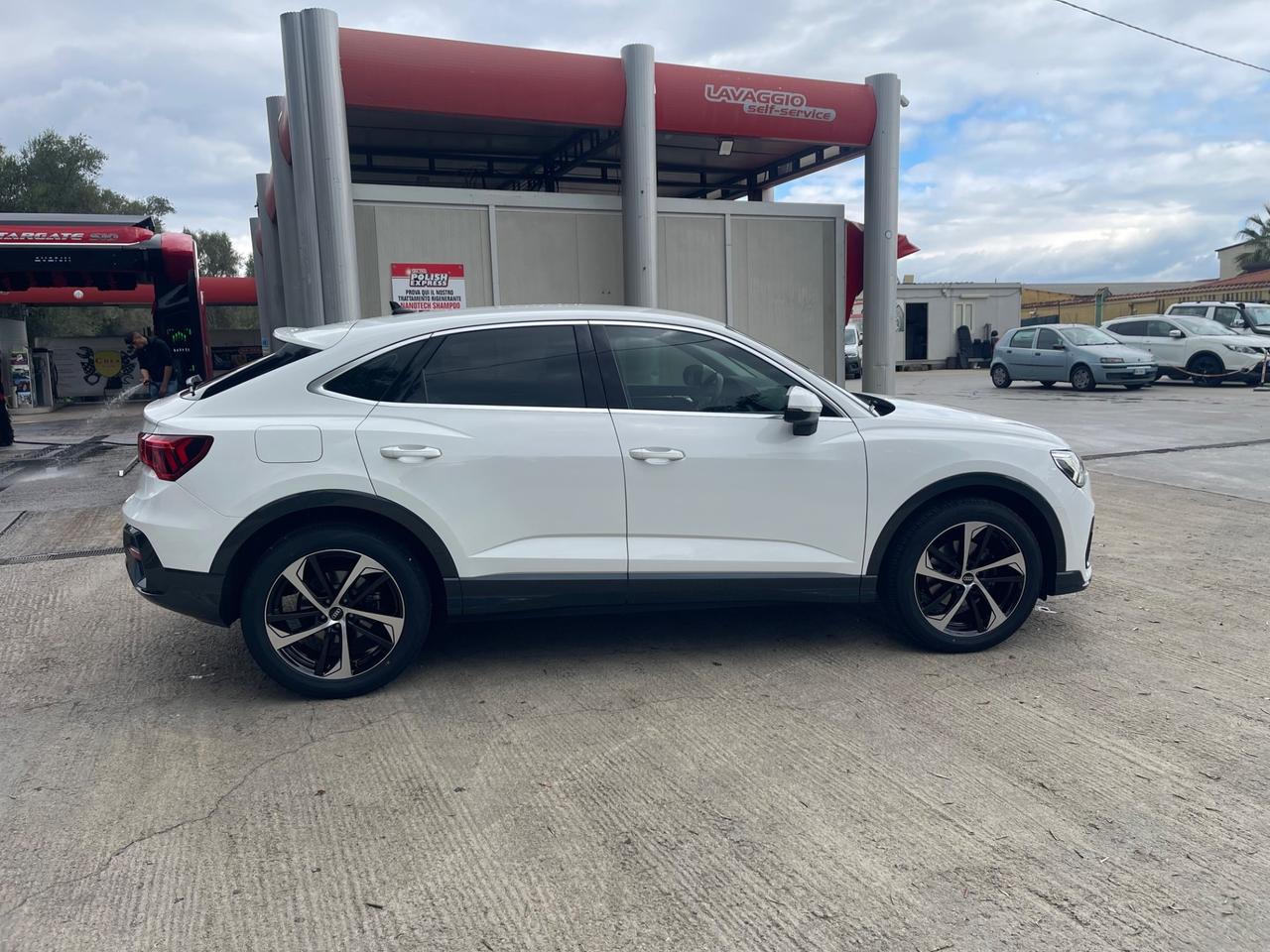 Audi Q3 35 TDI S tronic Business Advanced