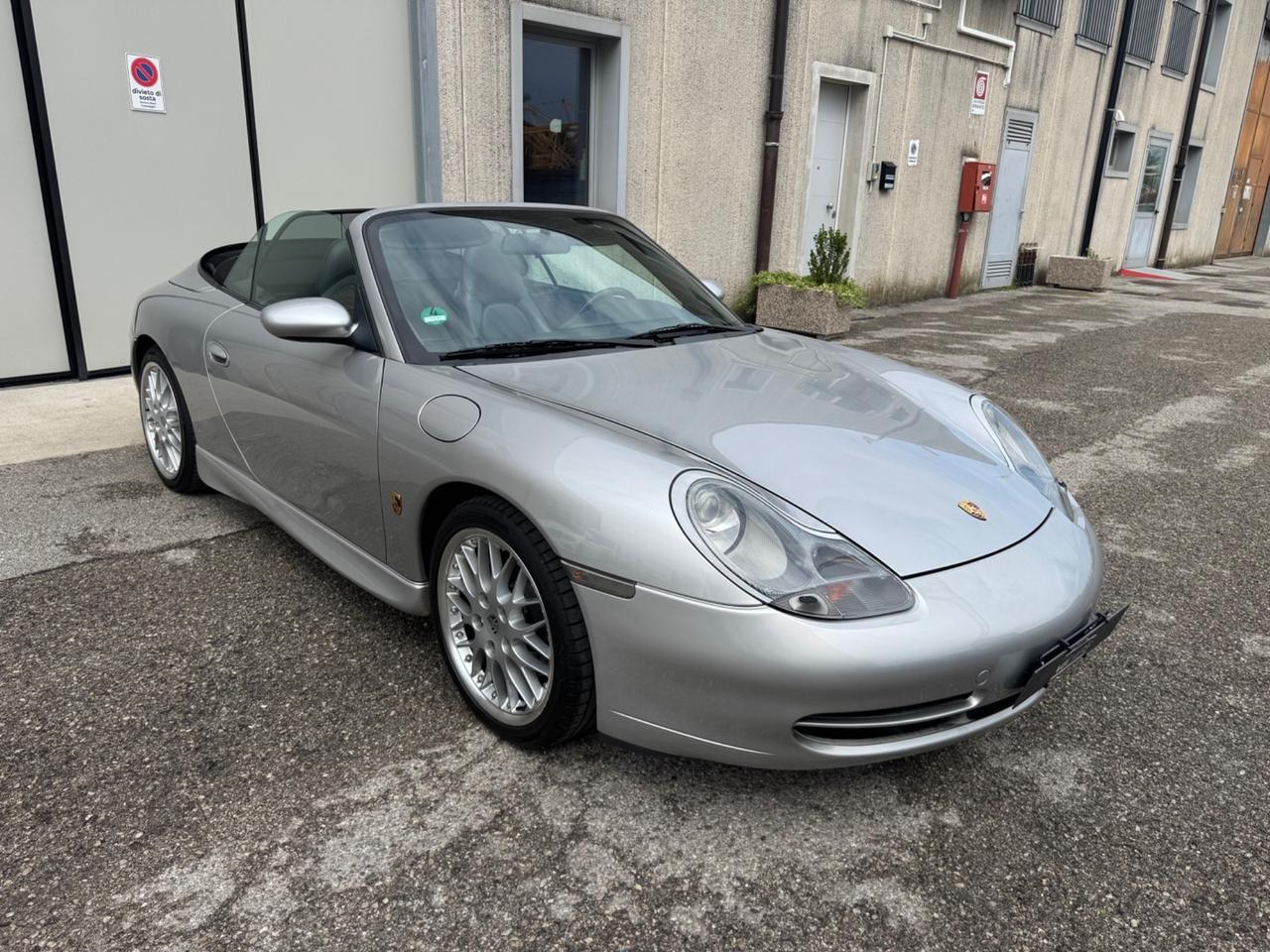 Porsche 911 Carrera Cabriolet