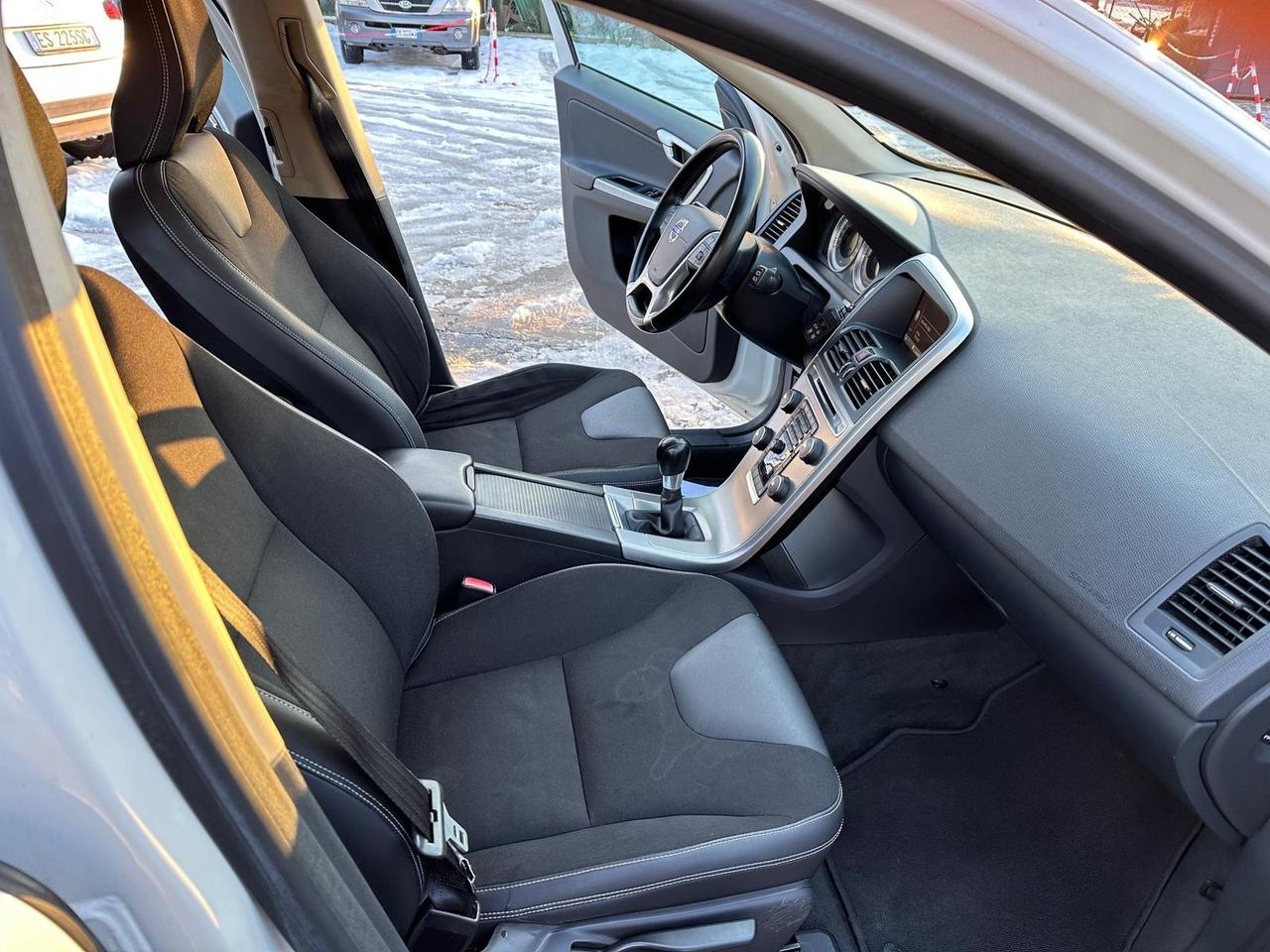 Volvo XC 60 XC60 D5 AWD Geartronic Kinetic