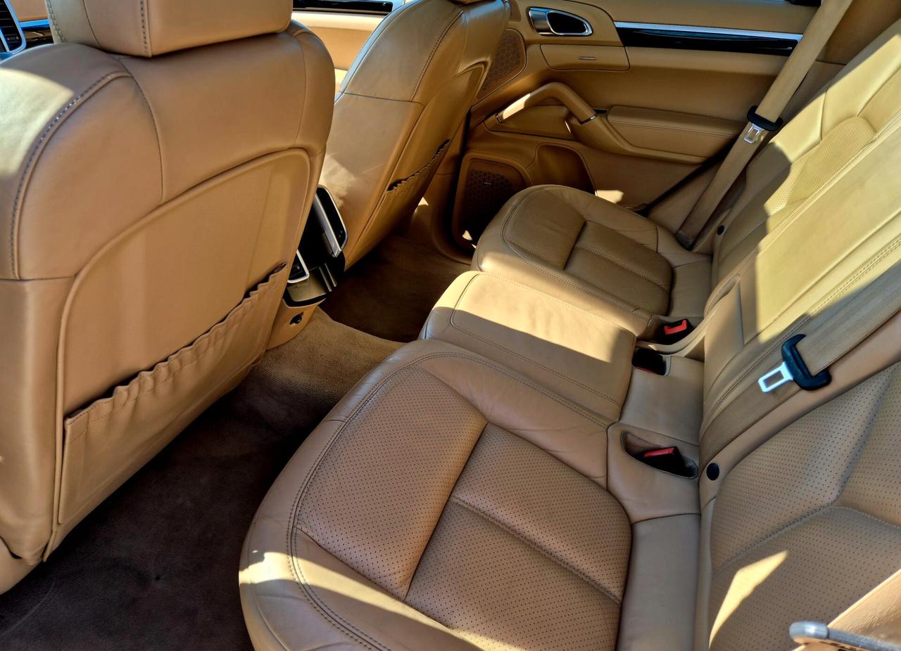 Porsche Cayenne 3.0 Diesel - Tetto apribile