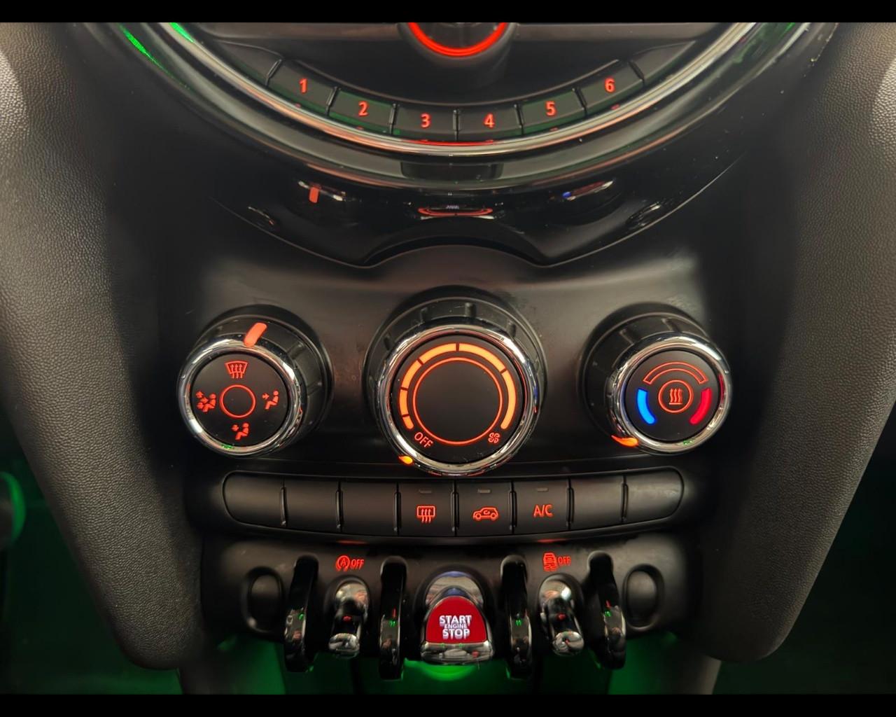 MINI Mini 5 porte (F55) - Mini 1.5 One 75 CV Baker Street 5 porte