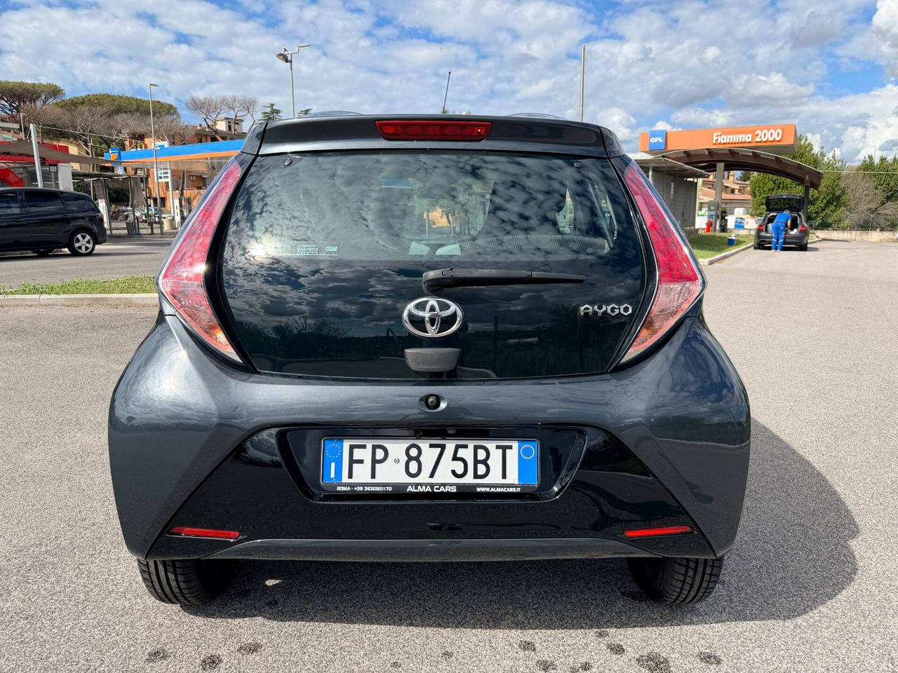 Toyota Aygo 1.0 VVT-i 69 CV 5 porte x-play 20 MILA KM!!!