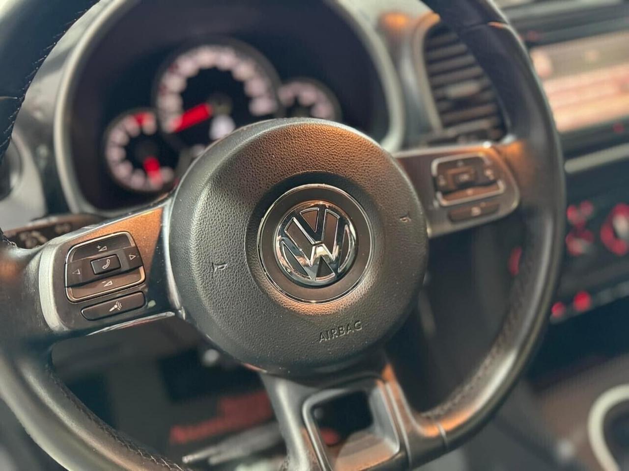 Volkswagen Maggiolino NEW BEETLE 1.6 TDI 105CV DESIGN 2012