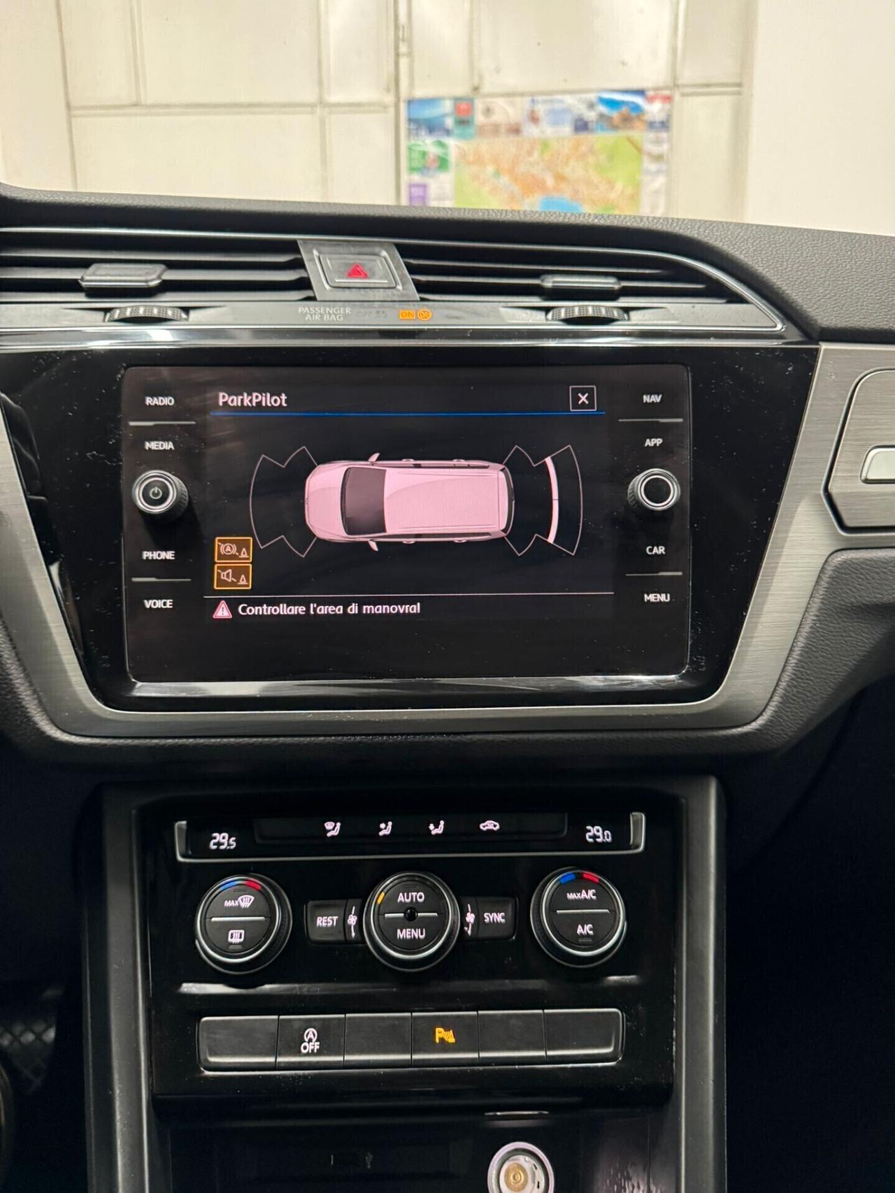 Volkswagen Touran 1.6 TDI 115 CV SCR DSG Executive BlueMotion Tech.