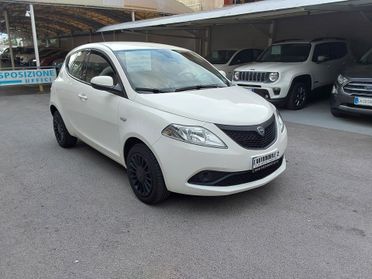 Lancia Ypsilon 1.2 69 CV Elefantino Blu