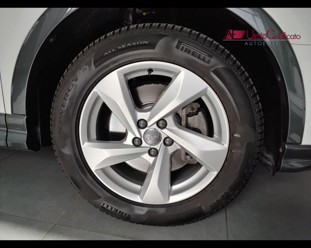 AUDI Q3 40 TDI quattro S tronic Business Advanced