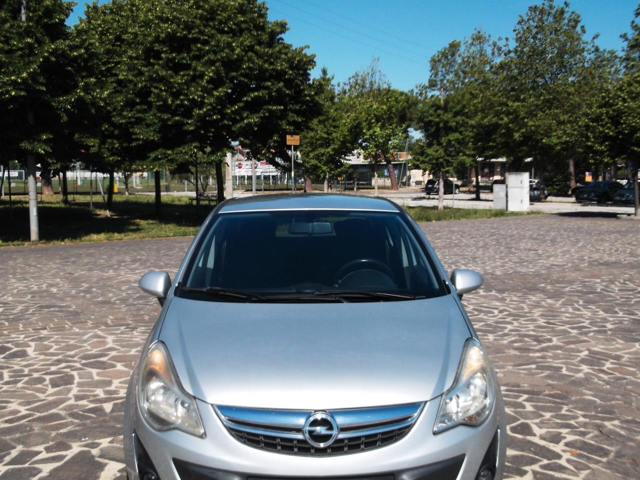 Opel Corsa 1.3 Cdi 5P. Neopatentati 2012