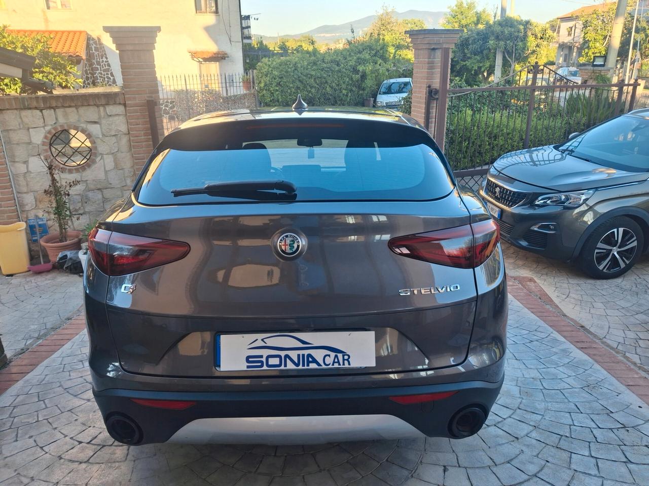 Alfa Romeo Stelvio 2.2 Turbodiesel 190 CV AT8 Q4 Business